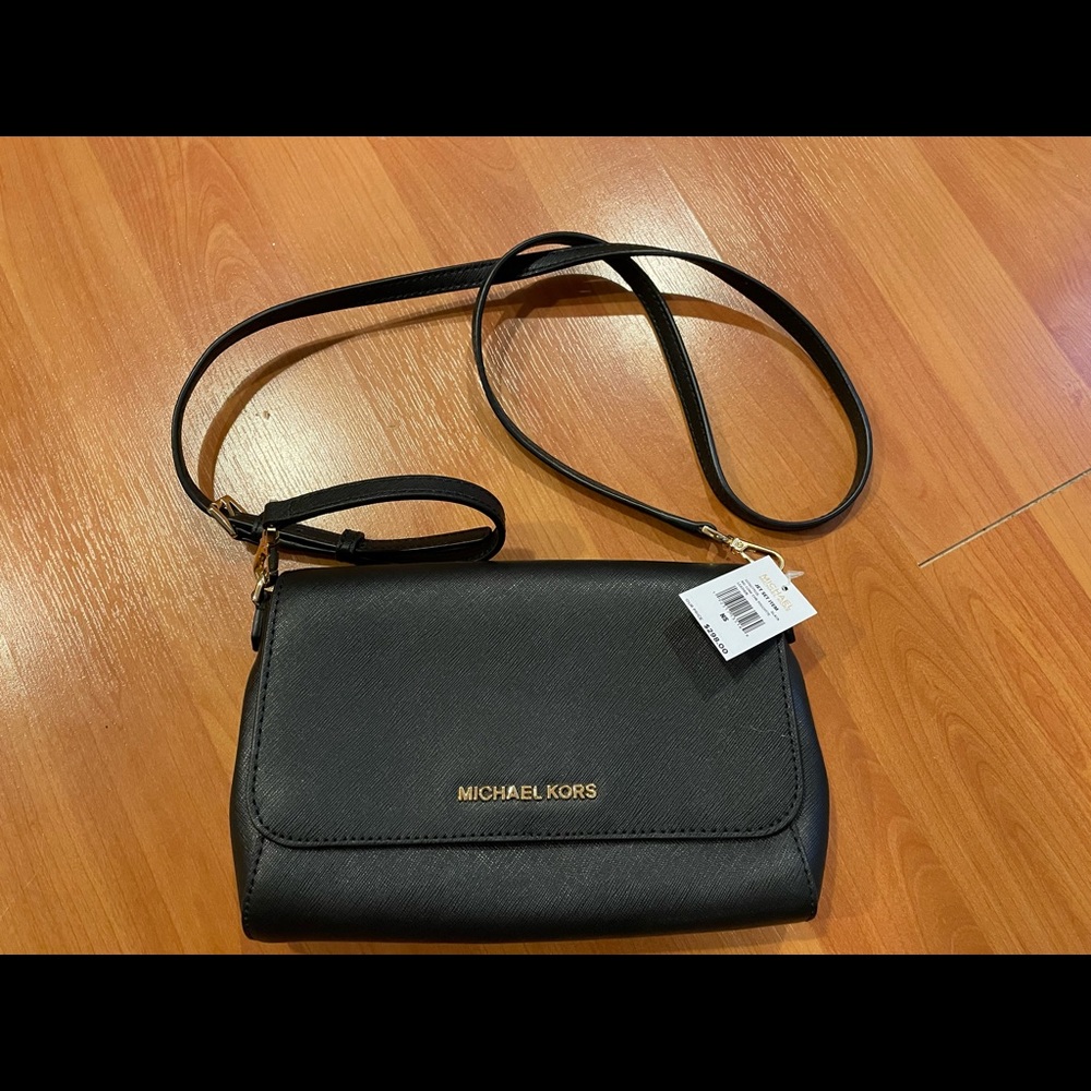 Michael Kors Jet Set MD Conv Pouchtte Crossbody